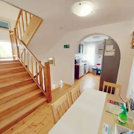 Δωμάτια σε οικογενειακή κατοικία Goscinne 